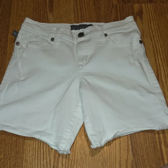 Rock & Republic Light Gray Jean Shorts - Picture 7 of 7